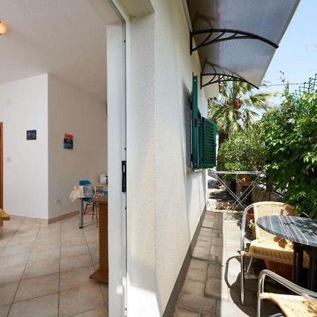 Apartments Mare - 30 M From Pebble Beach Сегет Враница Екстериор снимка